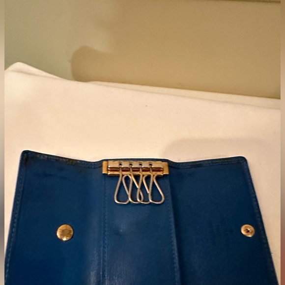 Louis Vuitton epi blue 4 key chain - Picture 2 of 9
